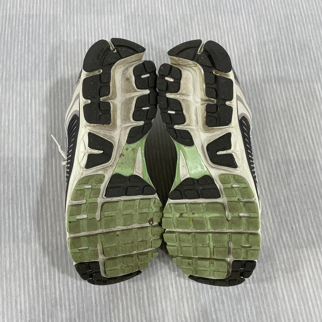 806) 나이키 줌 보메로 5 코블스톤 260mm 상품이미지7