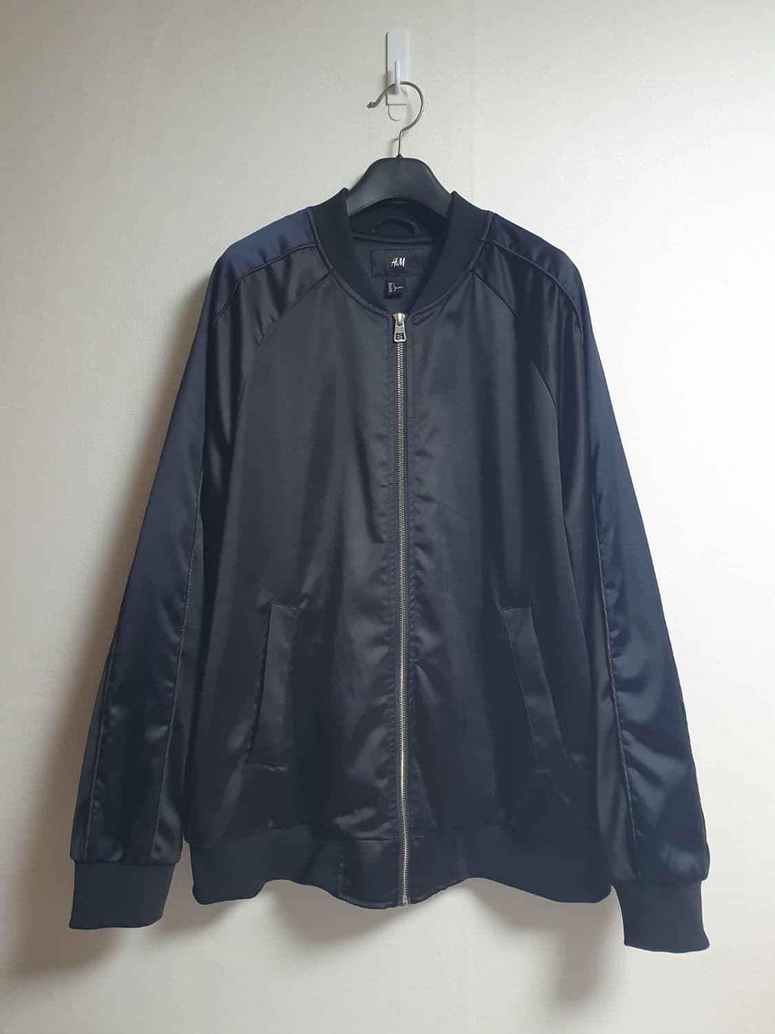 🖤✨ H&M 백자수 새틴 봄버 블랙 L 상품이미지3