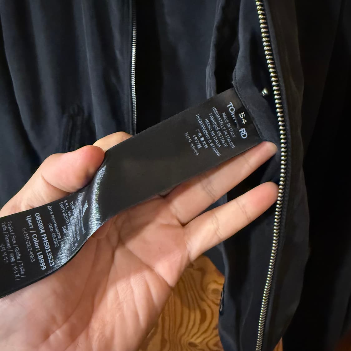 톰포드 100% 실크 스웨이드 봄버 자켓  상품이미지5