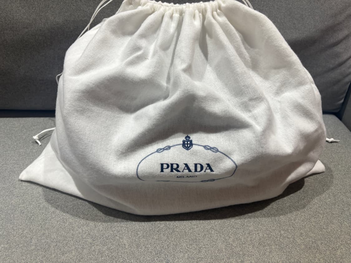 프라다 익스플로어백 미디움 상품이미지4