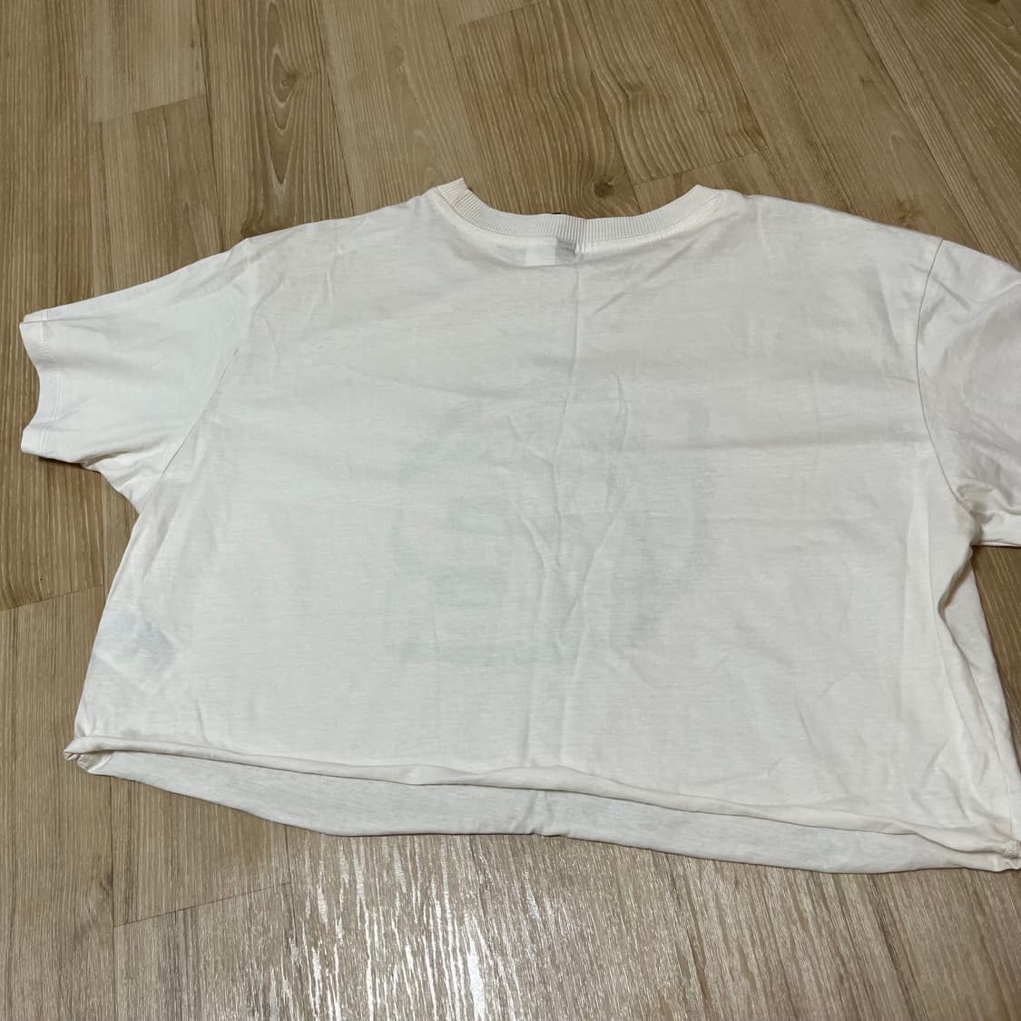 H&M White Graphic Crop T 상품이미지4