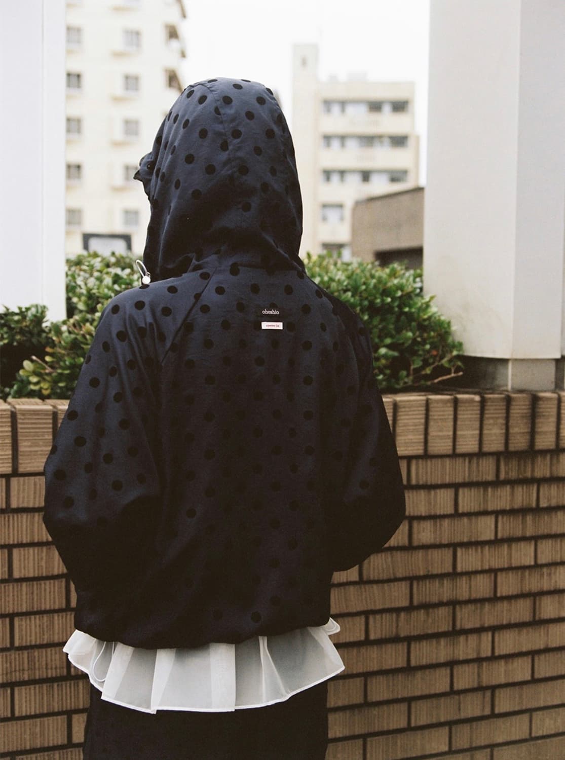 오헤시오 도트 프릴 후드 윈드브레이커 상품이미지5