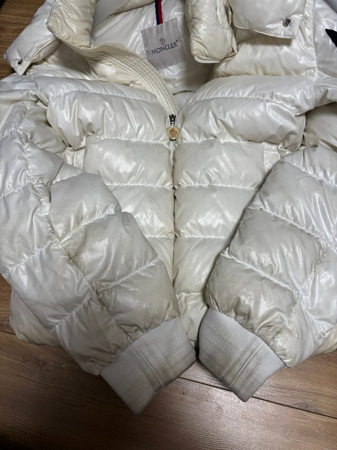[정품] 몽클레어 유광 나일론 다운 자켓 패딩 화이트 풀구성품 M 상품이미지3