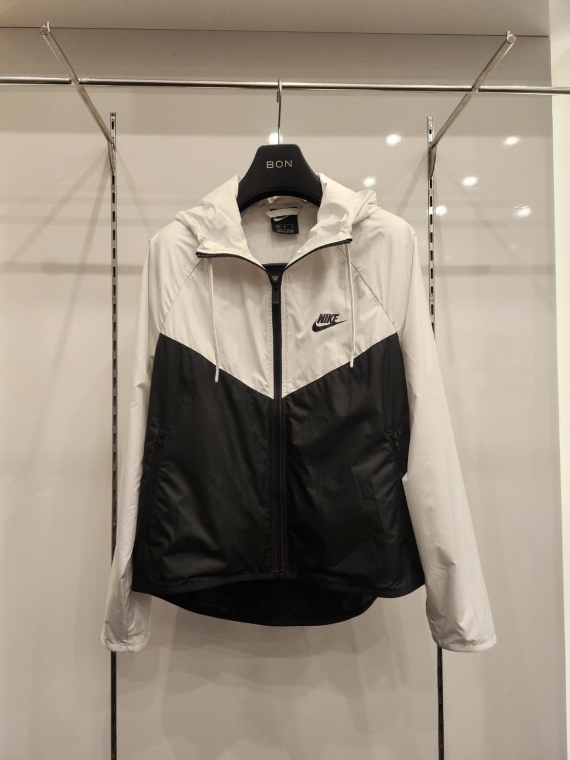 나이키 윈드러너 여성바람막이M(최상급) 상품이미지3