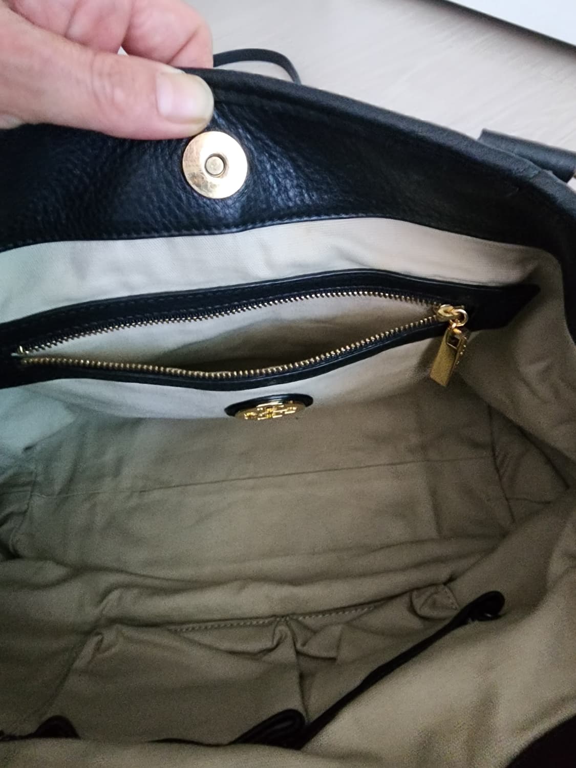 토리버치 블랙 레더 토트백 숄더백 상품이미지6