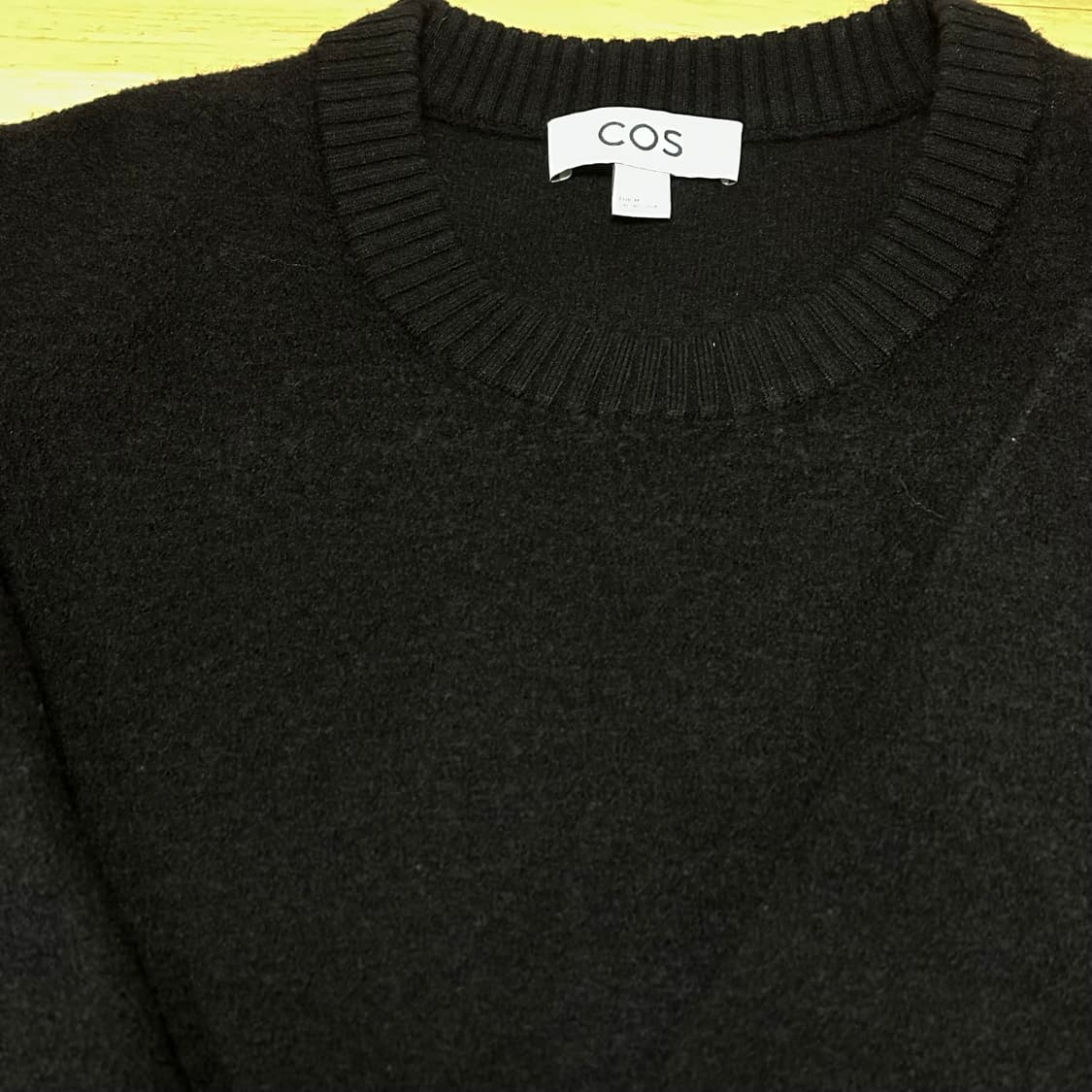 COS 보일드 울 크루넥 스웨터 블랙 상품이미지6