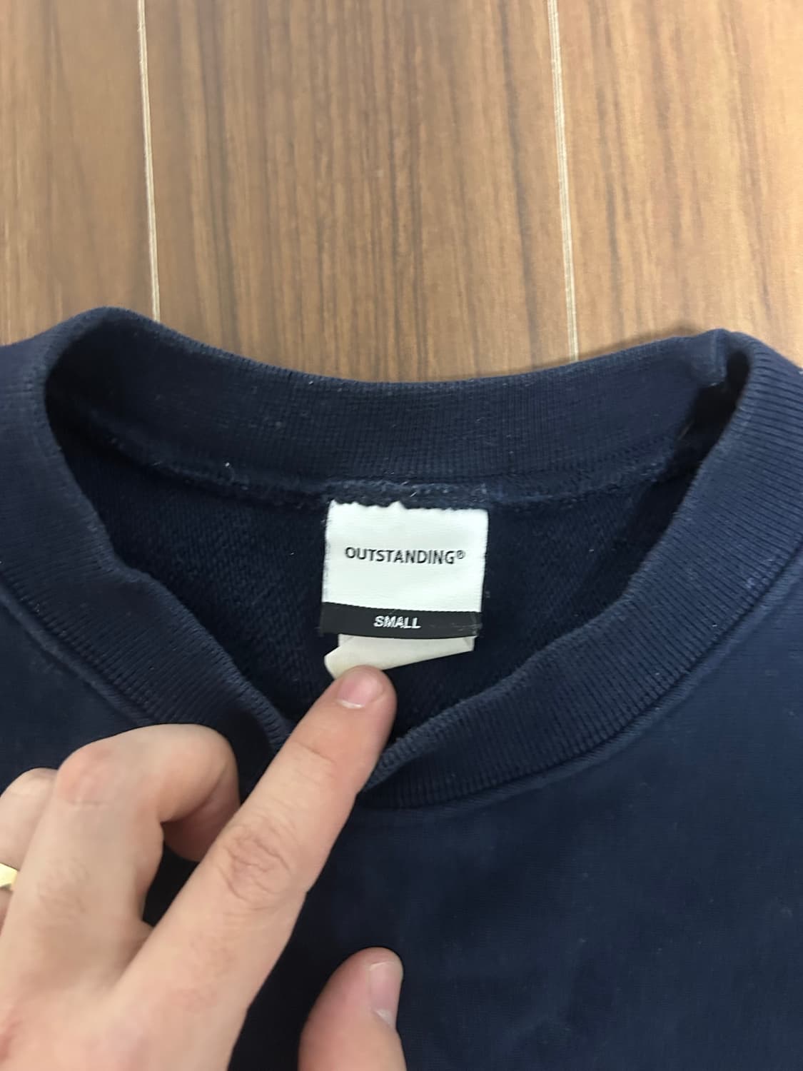 아웃스탠딩 맨투맨 상품이미지2