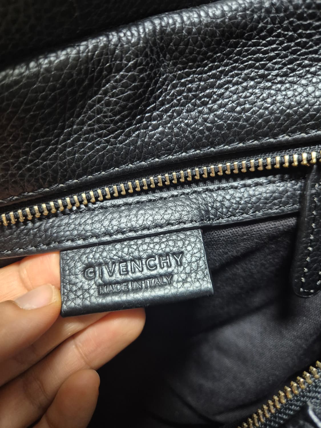 (정품) 지방시 블랙 레더 토트백 천연가죽 블랙 상품이미지8