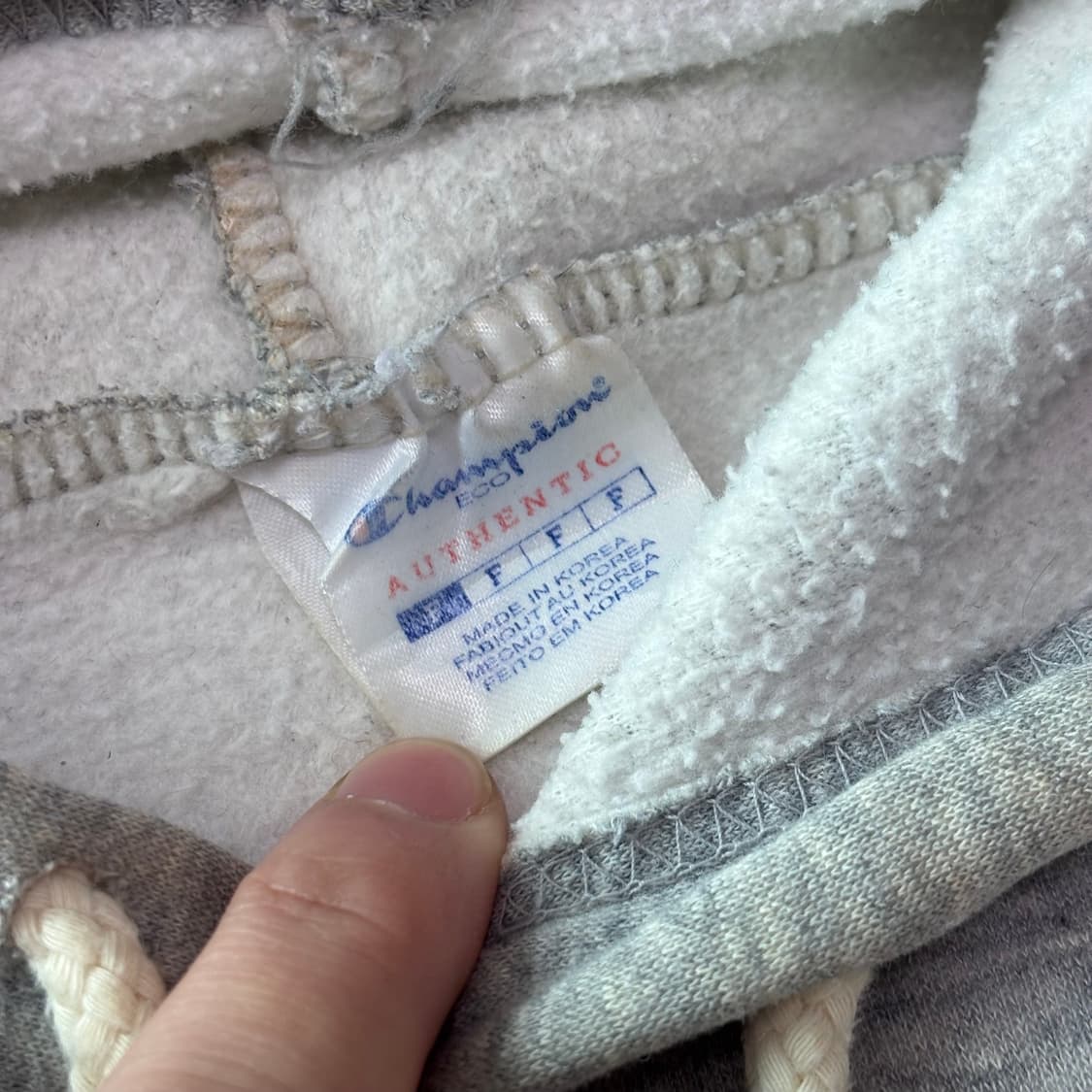 챔피언(Champion) 에코 어센틱 스크립트 로고 그레이 후드티 상품이미지3