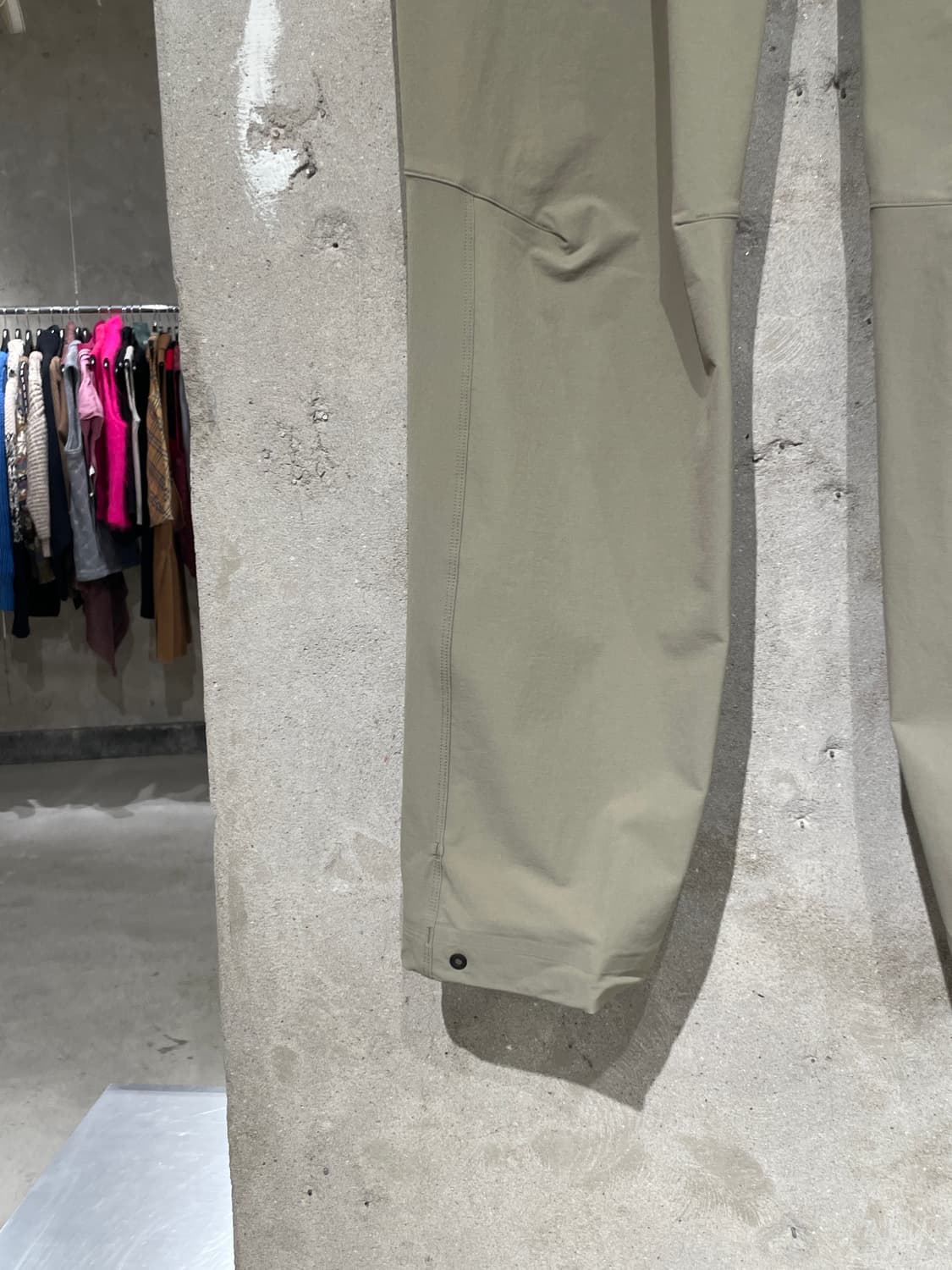 아크테릭스 우먼즈 라이트 베이지 감마 LT 나일론 팬츠 상품이미지4