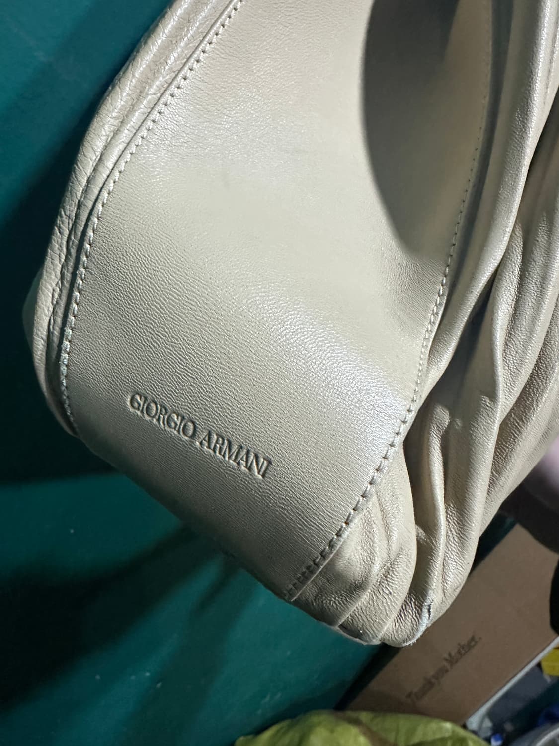 조르지오알마니 양가죽 플리츠 숄더백 상품이미지4