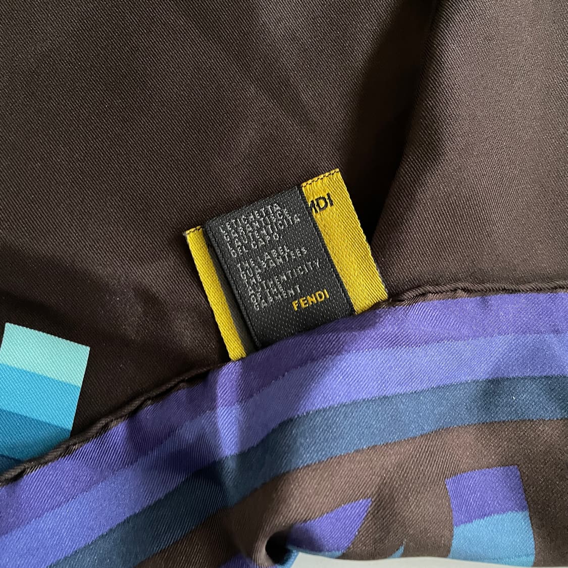 펜디 실크 스카프 미사용 상품이미지2