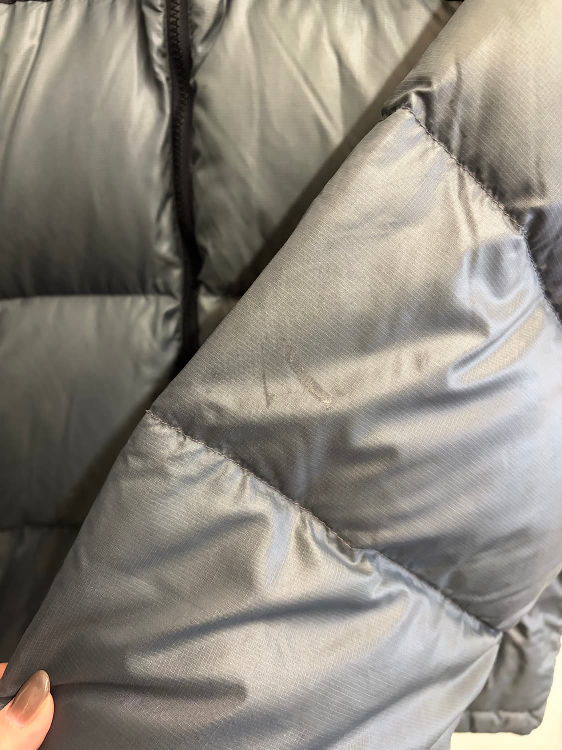 N39. 노스페이스 700패딩 회색 상품이미지3