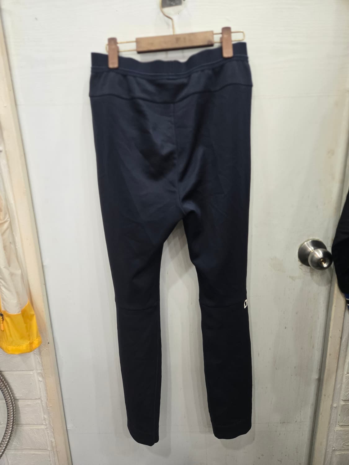 85사이즈,크게나옴 )) DESCENTE 데상트 바지! 전체 허리 고무줄 상품이미지3