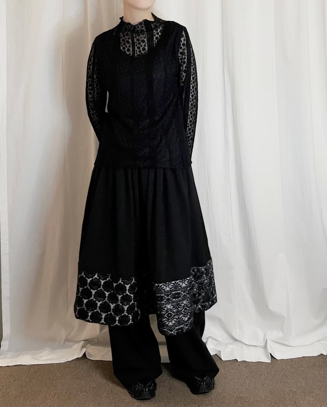 Lace Sheer Long Sleeve Blouse - Black 상품이미지2