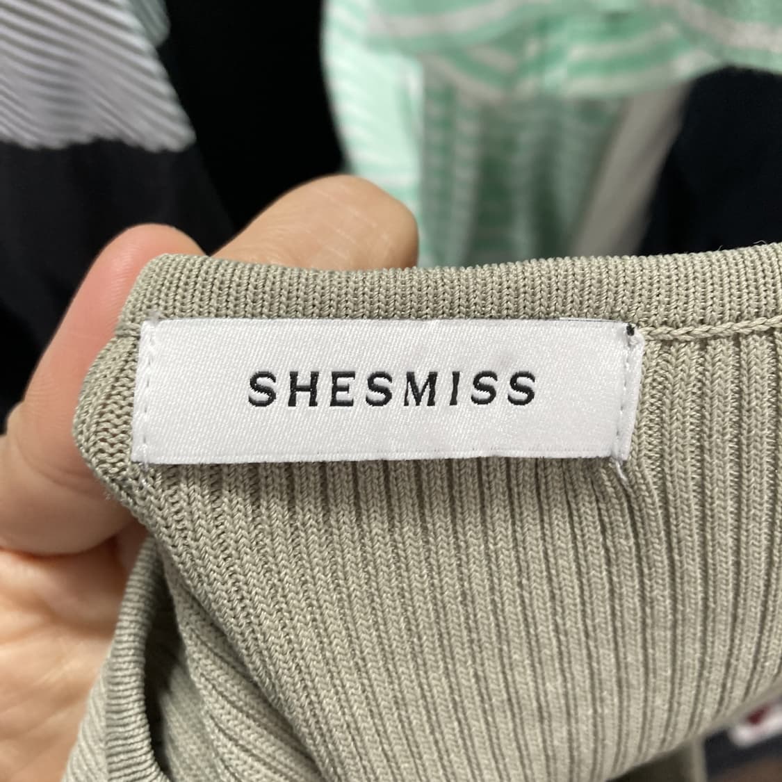 쉬즈미스 2024 여성스퀘어반팔니트 55  상품이미지4