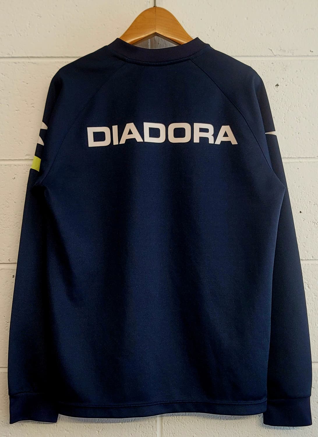 디아도라(DIADORA) K-리그 울산현대 트레이닝 웜업 티셔츠 판매 상품이미지2