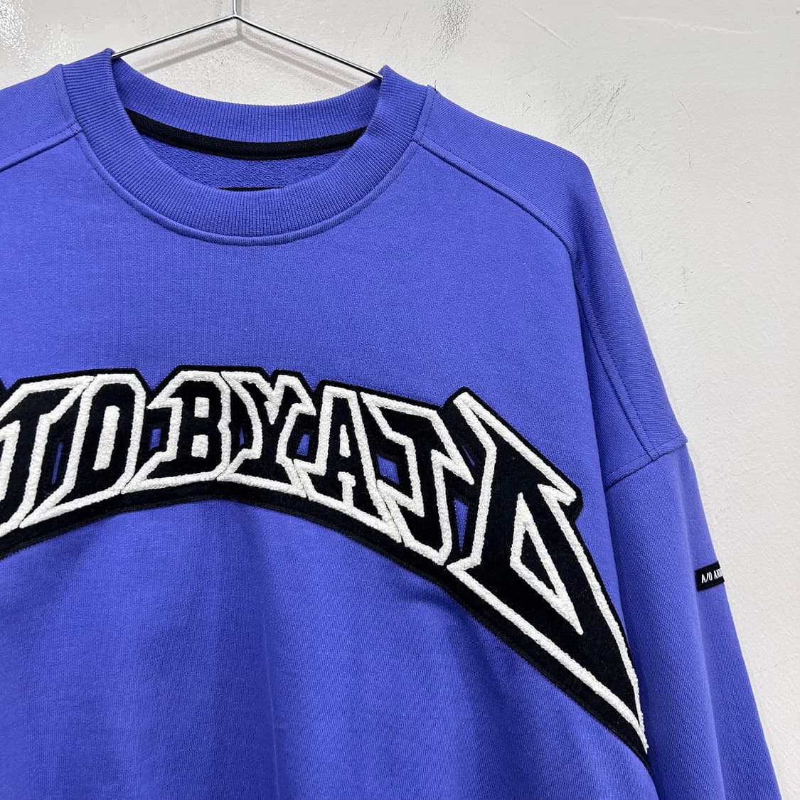 아조바이아조 빅패치로고 오버핏 헤비코튼 맨투맨 상품이미지1