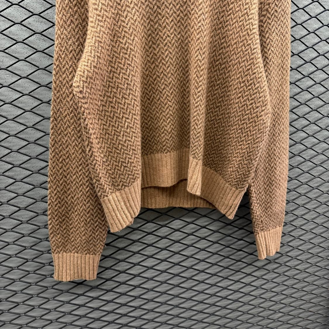 폴로 랄프로렌 울니트 V넥 헤링본패턴 디테일 루즈핏 브라운 상품이미지5