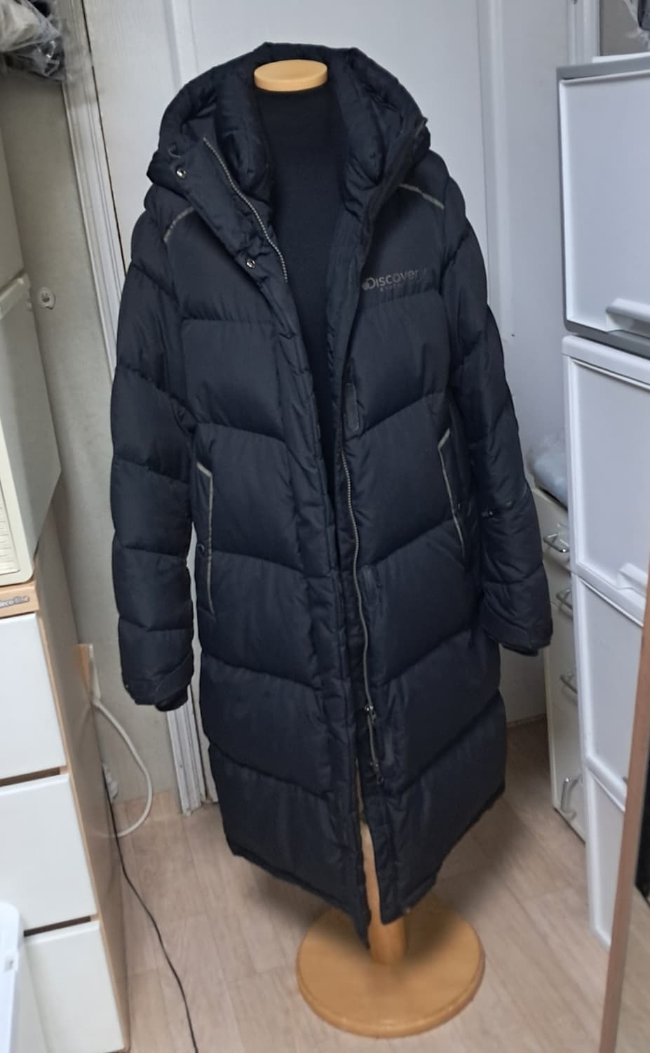 디스커버리 롱패딩 덕다운 100 블랙 상품이미지1