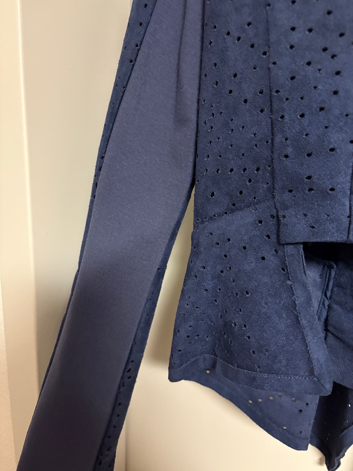 펀칭 디테일 러플 자켓 상품이미지5