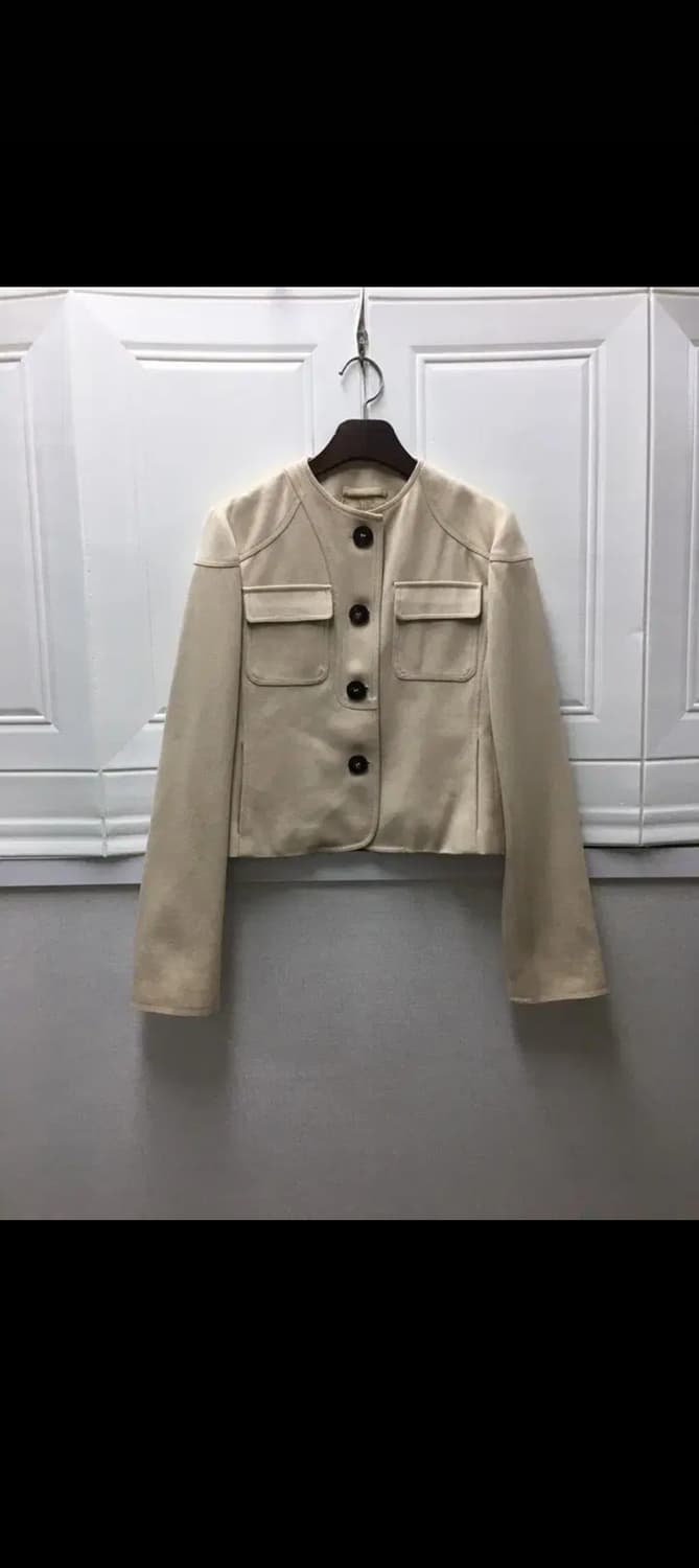 버버리 노카라 베이지 크롭자켓 숏자켓 정품 상품이미지1
