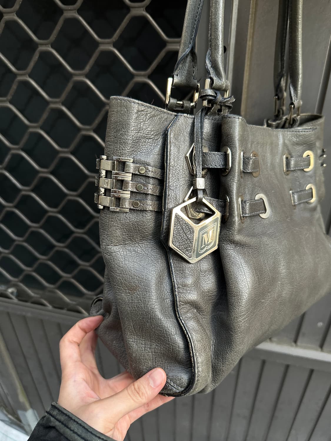 Bruno Magli khaki vintage shoulder bag 상품이미지4