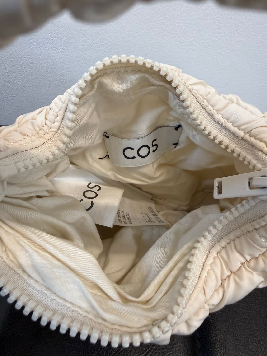 COS 코스 퀄티드 미니 구름백  상품이미지9