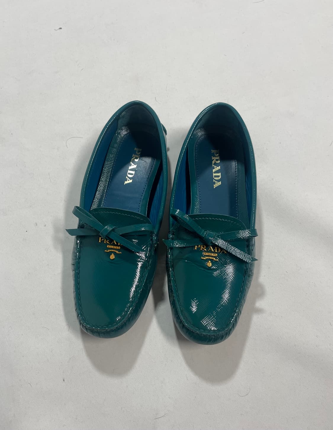 프라다 에나멜 리본 드라이빙 로퍼 상품이미지4