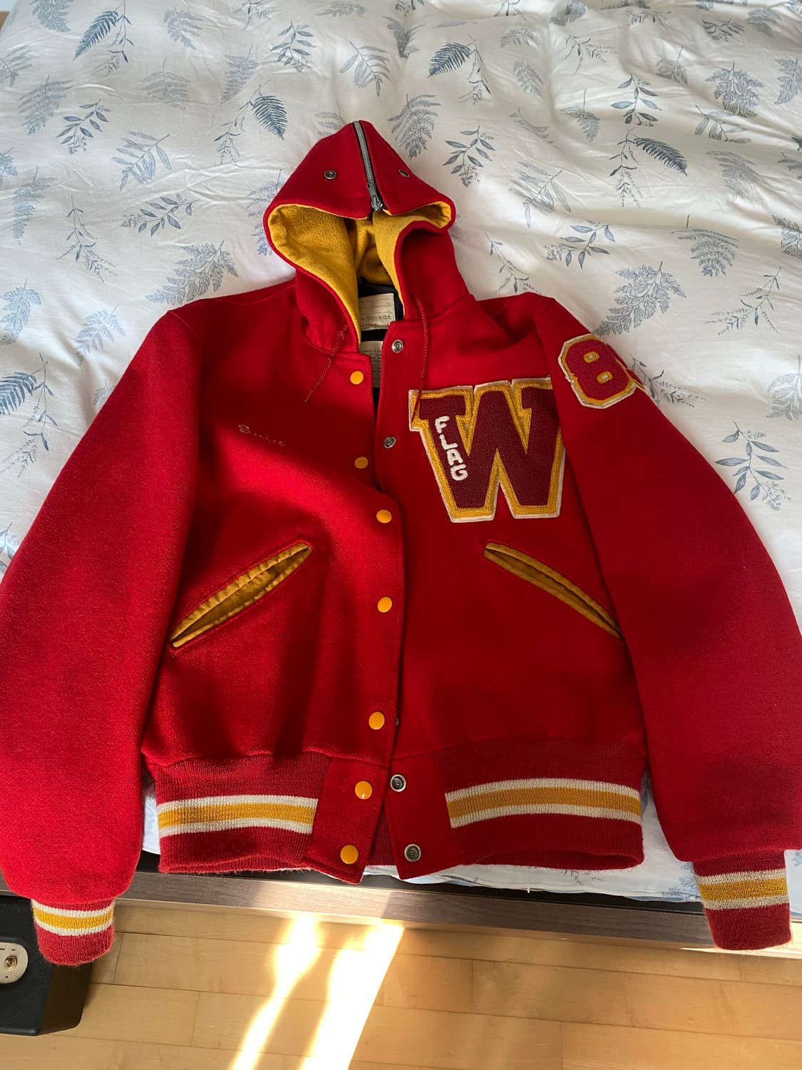 Delong 후드점퍼 팝니다 상품이미지1