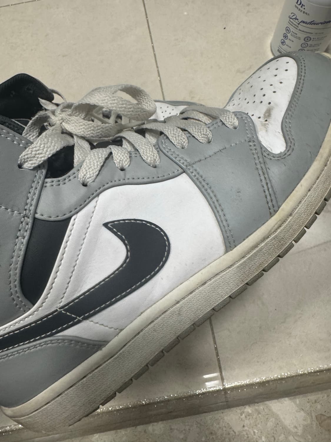 나이키 조던 1 미드 스모크 그레이 앤트러사이트 상품이미지2