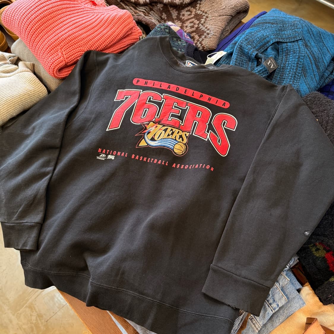 프로 플레이어 필라델피아 세븐티식서스 우먼 라지 사이즈 스웻셔츠 상품이미지1