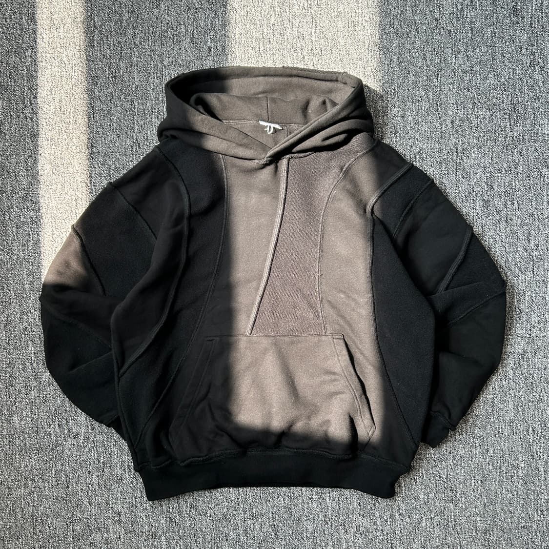 노매뉴얼 M.R.C 후드티 상품이미지1