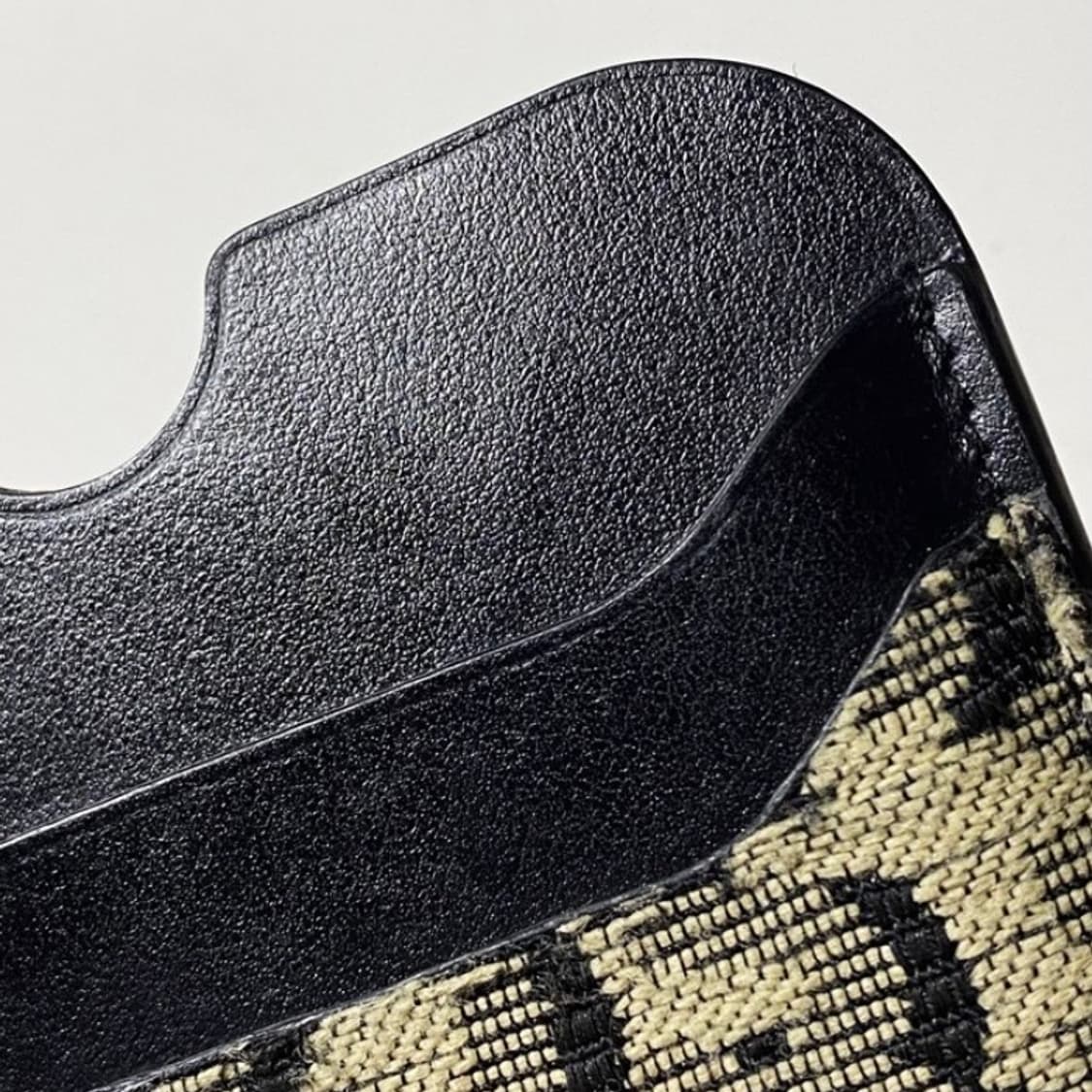 [정품] 아크네 스튜디오 쟈가드 소가죽 카드지갑 상품이미지3