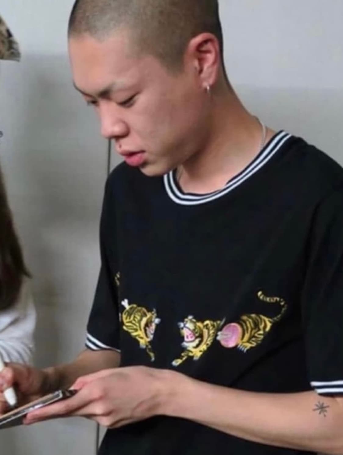 (오혁 기리보이 실착) 언더커버 15ss 호랑이 반팔 상품이미지1