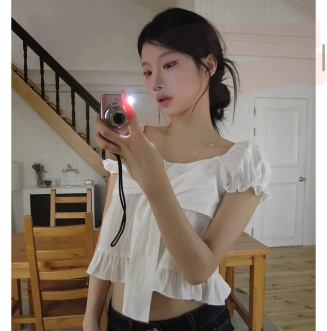 새상품|모디무드 리본매듭 퍼프 크롭 블라우스 상품이미지2