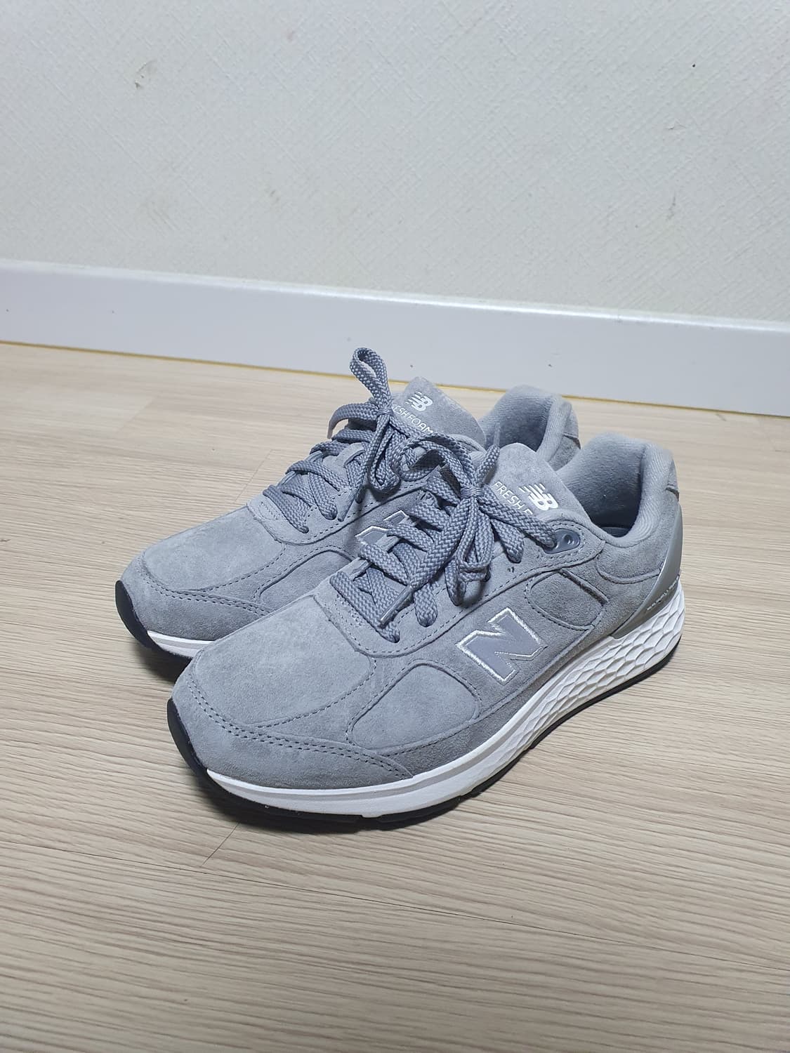 뉴발란스 1880 프레쉬폼 운동화 255 상품이미지4