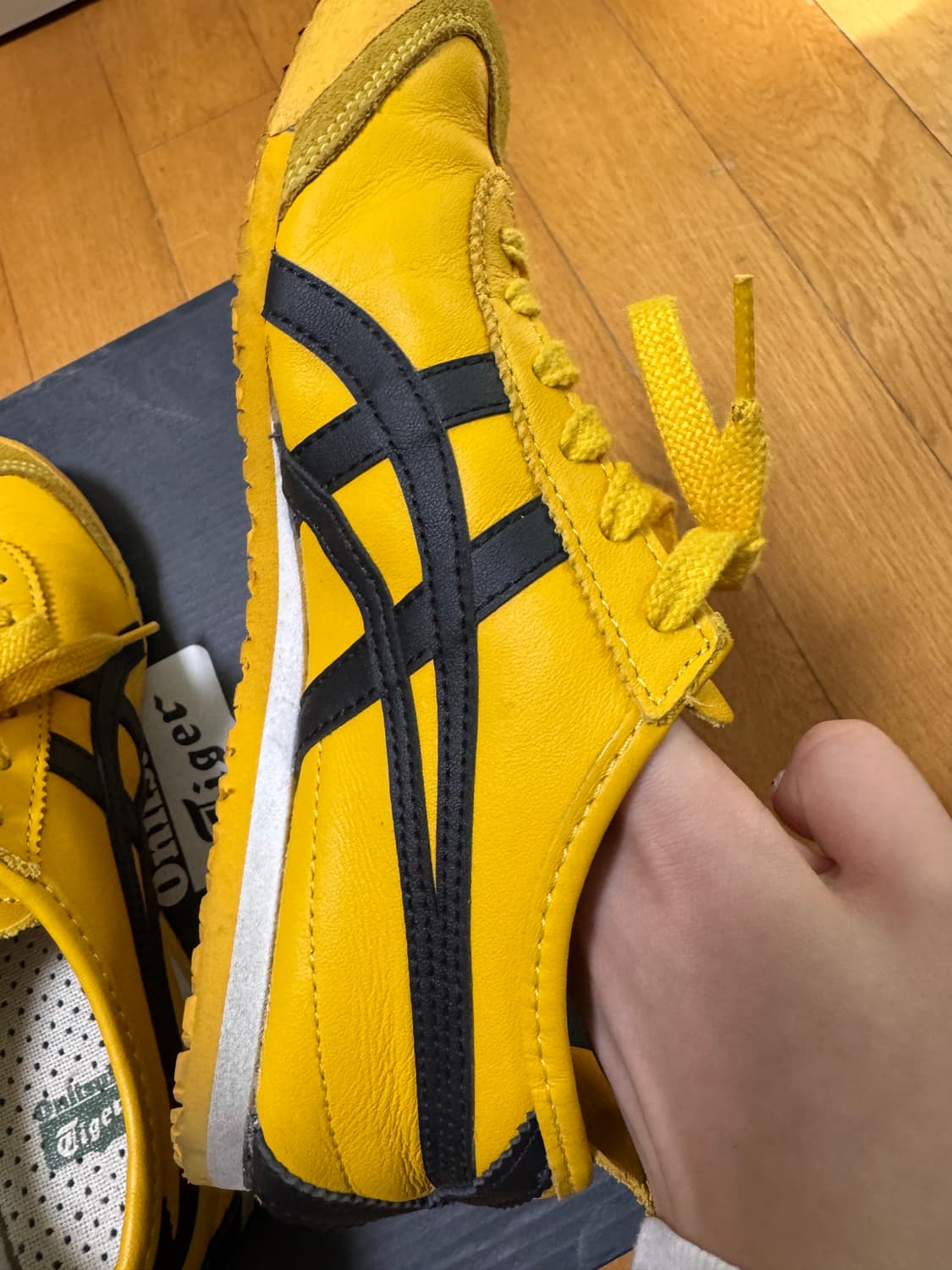 오니츠카타이거 멕시코 66 옐로우 블랙 상품이미지5