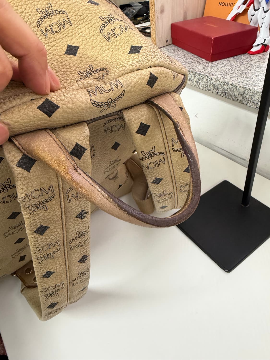 정품) MCM 베이지 비세토스 백팩  상품이미지4