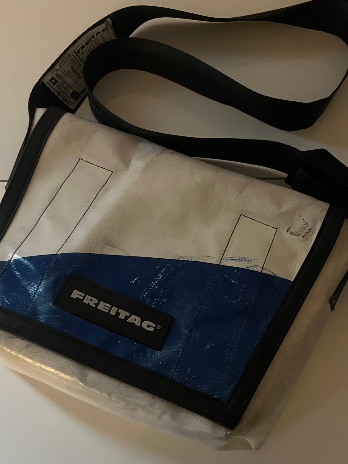 프라이탁 라씨 블루 화이트 상품이미지1