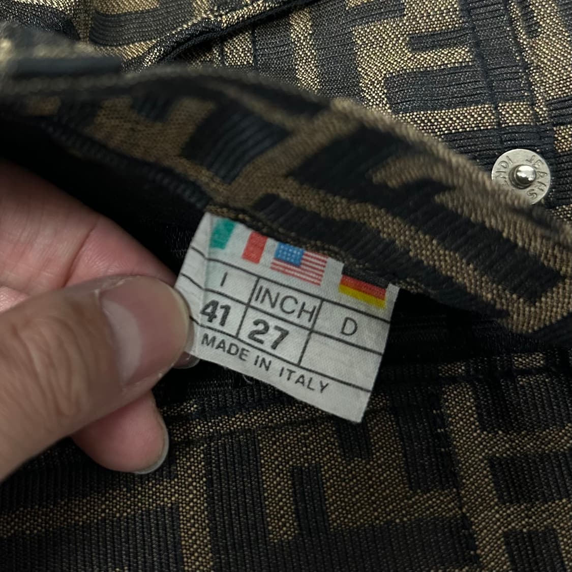 펜디 주카 로고 팬츠 상품이미지8