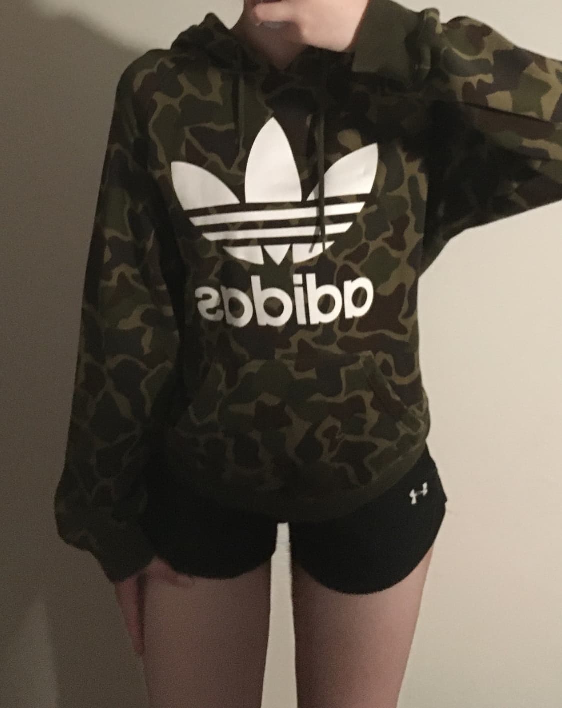 아디다스 카모 후드티 상품이미지1