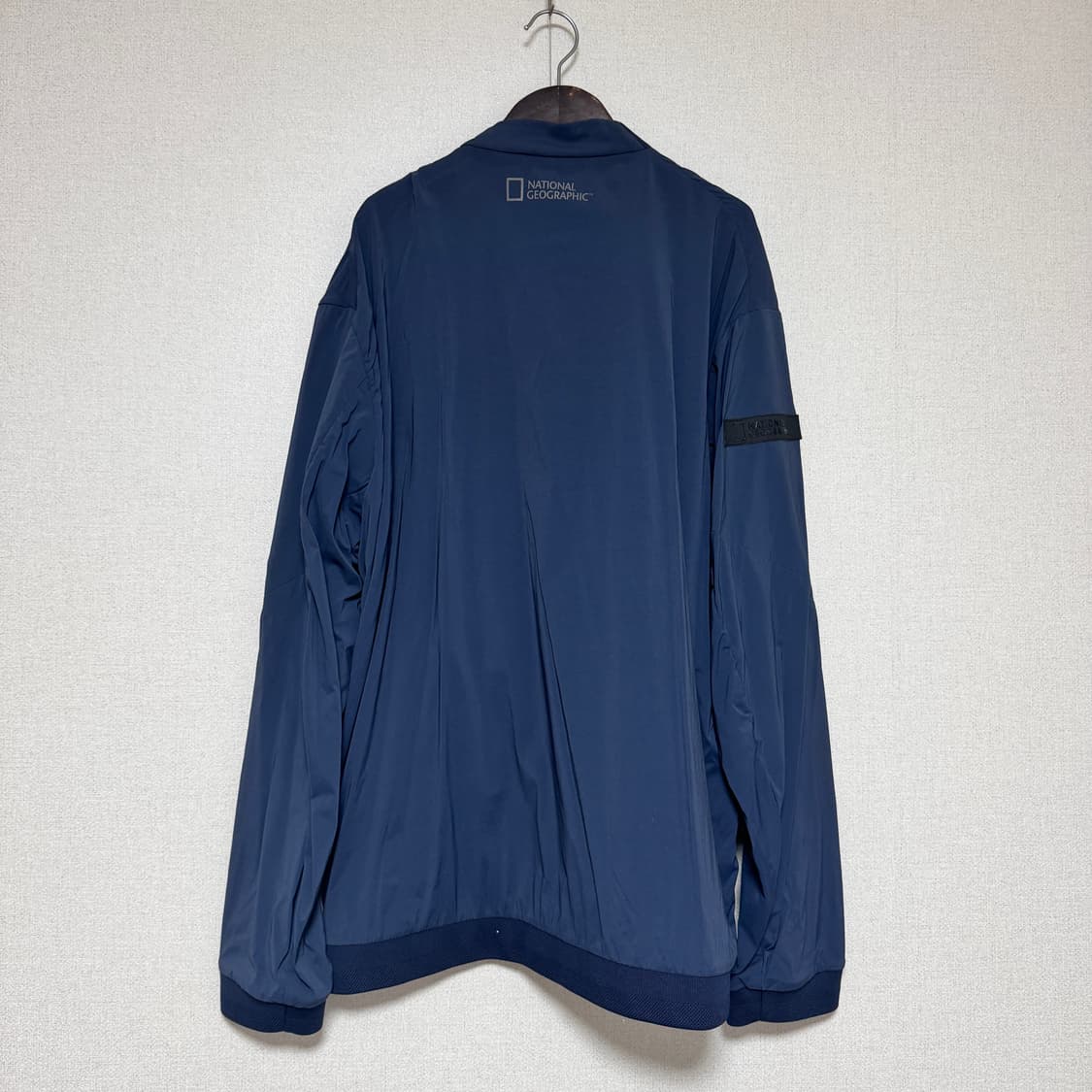 내셔널 지오그래픽 바람막이 XXXL 팝니당 상품이미지2