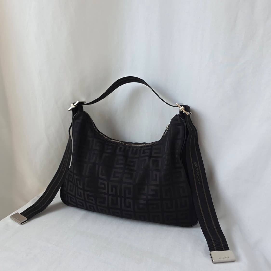 [정품 GIVANCHY] 지방시 로고 패턴 여성 숄더백 호보백 크로스백 상품이미지2