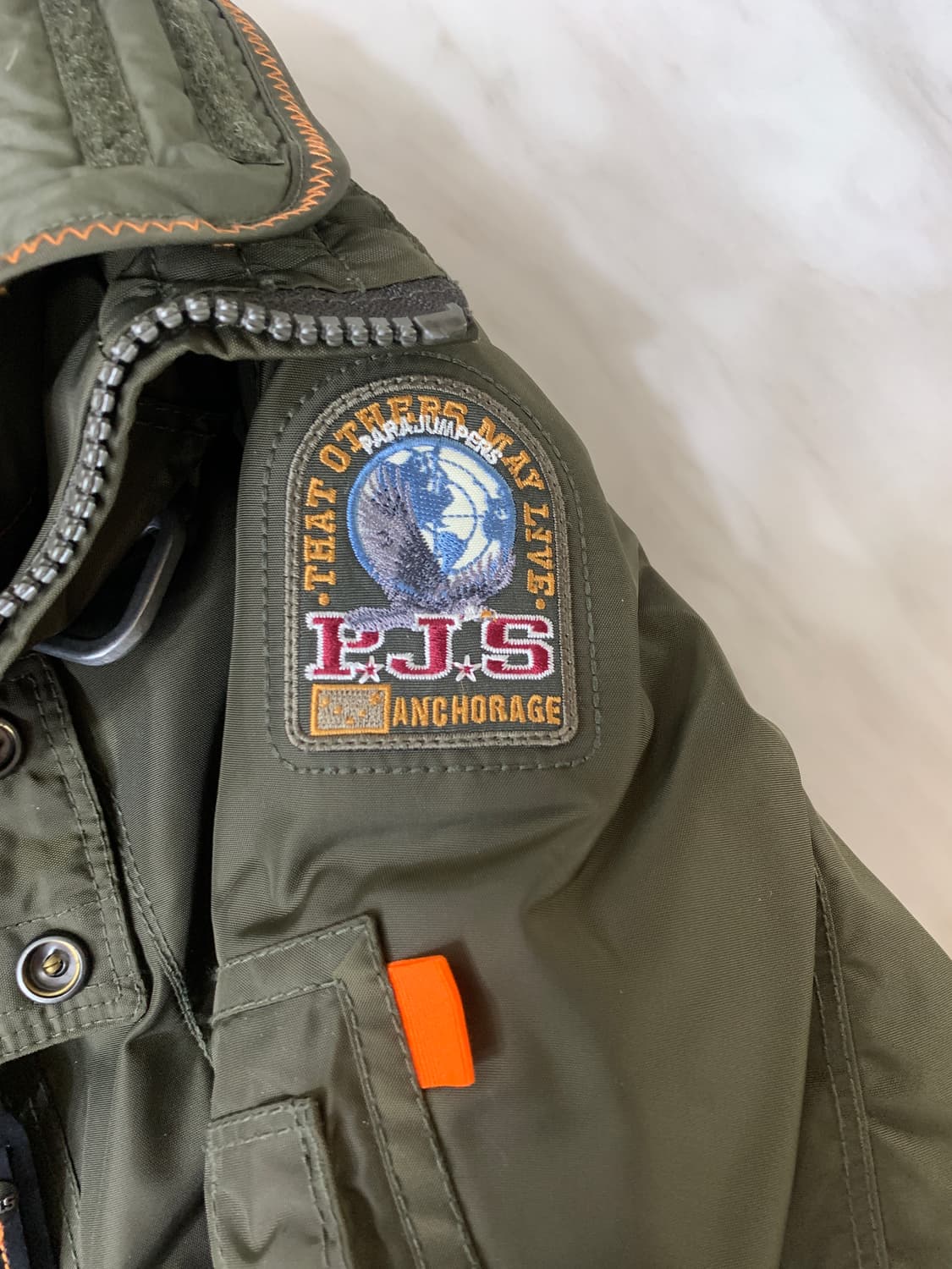 파라점퍼스 라이트핸드 마스터 피스 M사이즈 패딩 상품이미지2