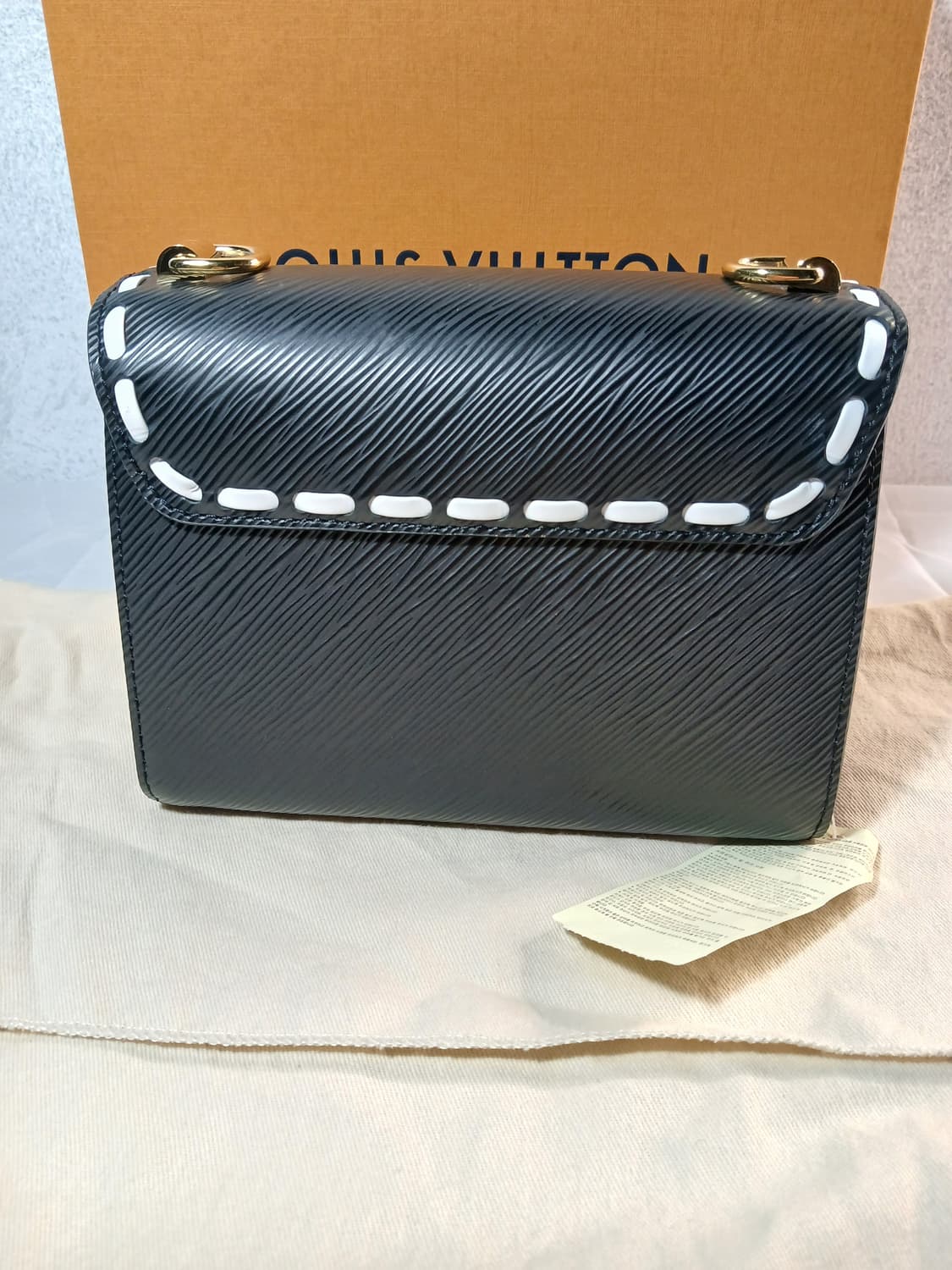 루이비통 트위스트PM 크로스백 M58723 상품이미지4