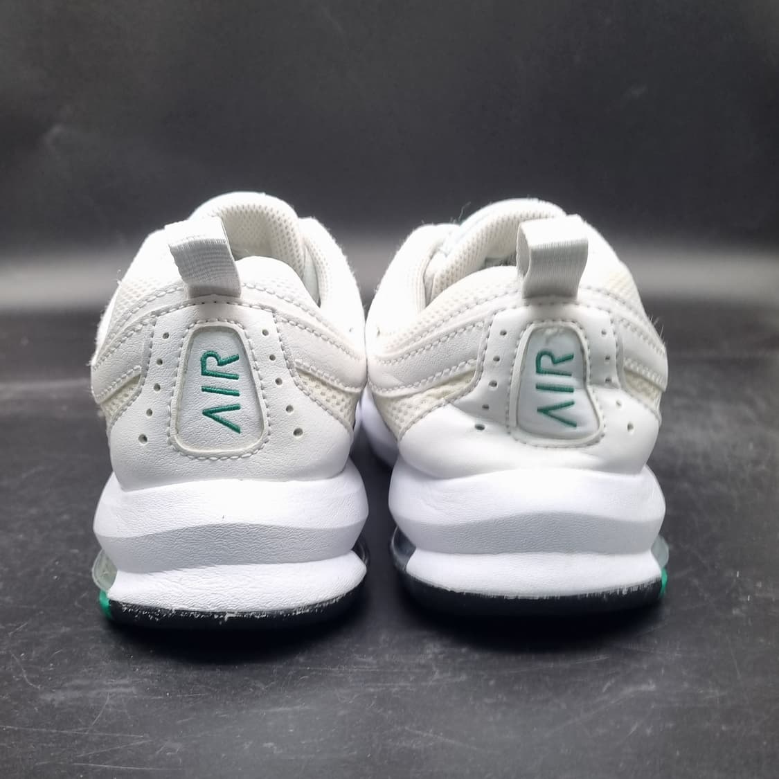 나이키 에어맥스 AP 여성운동화235  상품이미지4