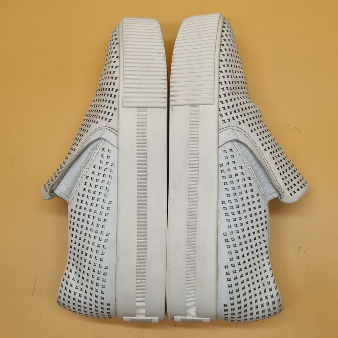 아쉬 펀칭 여성슬립온36 225-230 상품이미지5