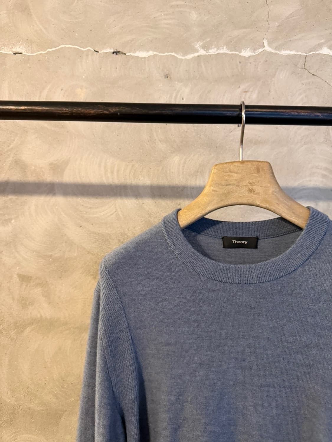 띠어리 크루넥 니트 100 상품이미지2