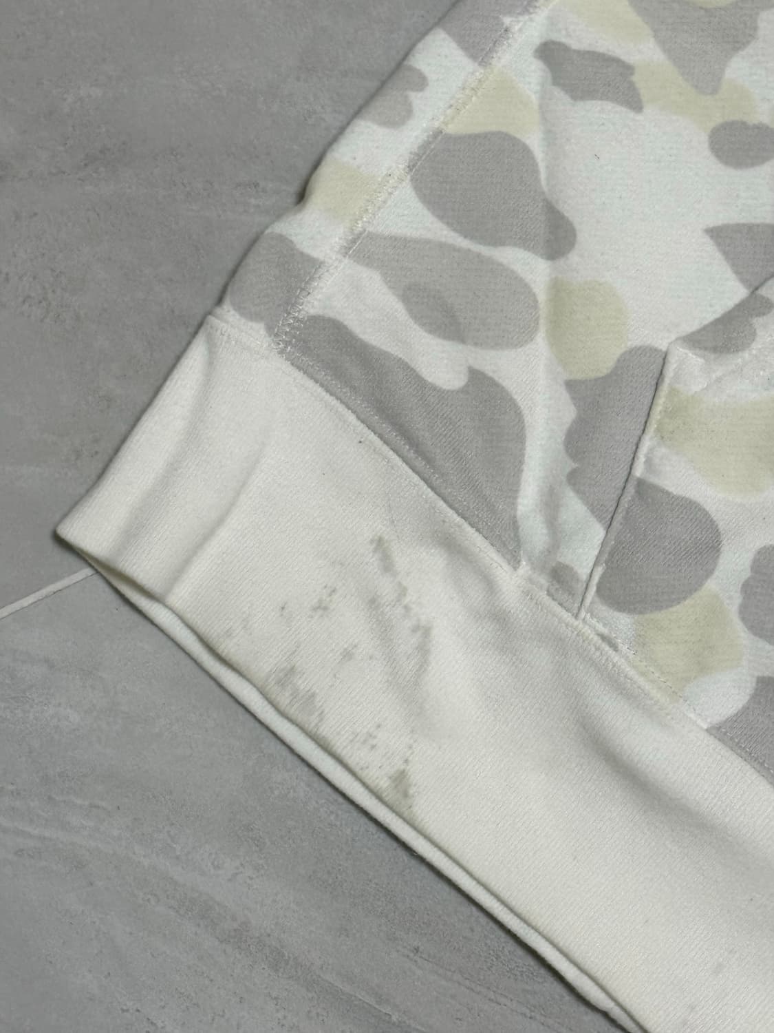 베이프 백계 화이트 반반 카모 샤크 야광 후드집업 m사이즈 상품이미지8